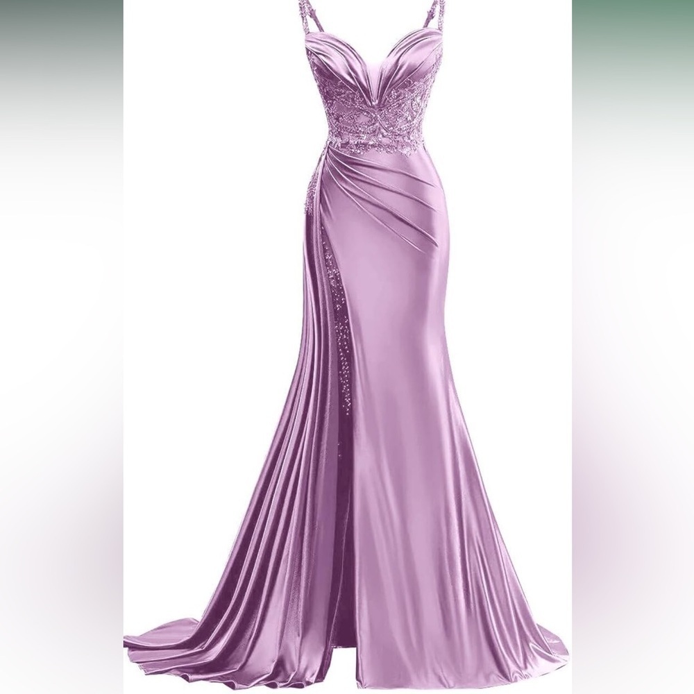 Elegant Lavender Evening Gown
Caja 9